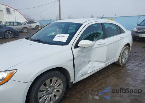 2012 Chrysler 200 Lx из США, поврежденный, VIN 1C3CCBABXCN135529